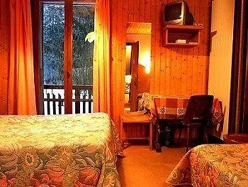 Hotel Logis Les Sapins