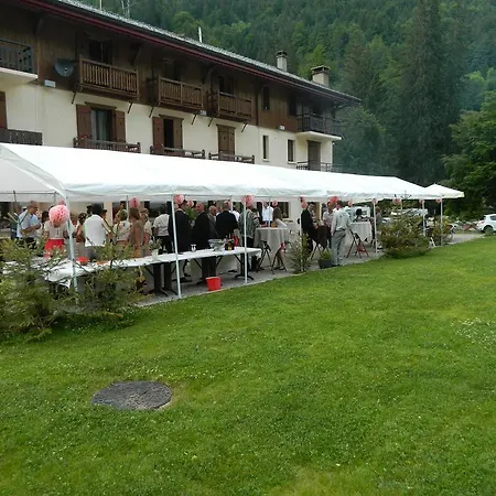 Logis Les Sapins Montriond